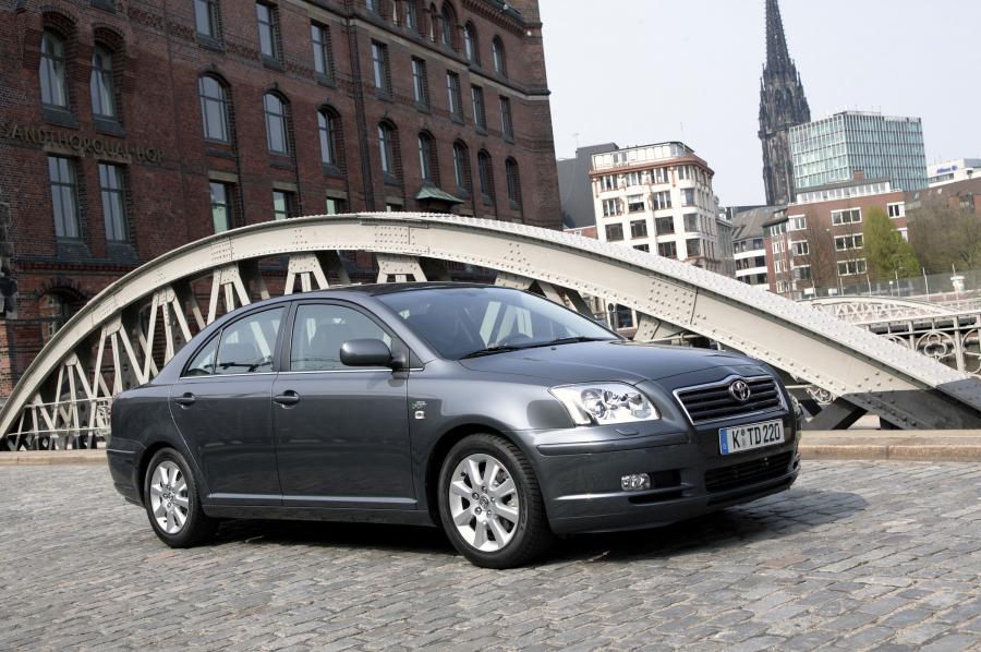  Toyota Avensis 2003 года  (фото 29 из 114)